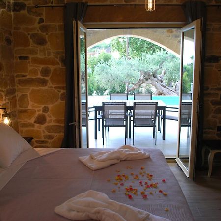 Villa Antonousa - Private Pool Oasis Kera  ภายนอก รูปภาพ
