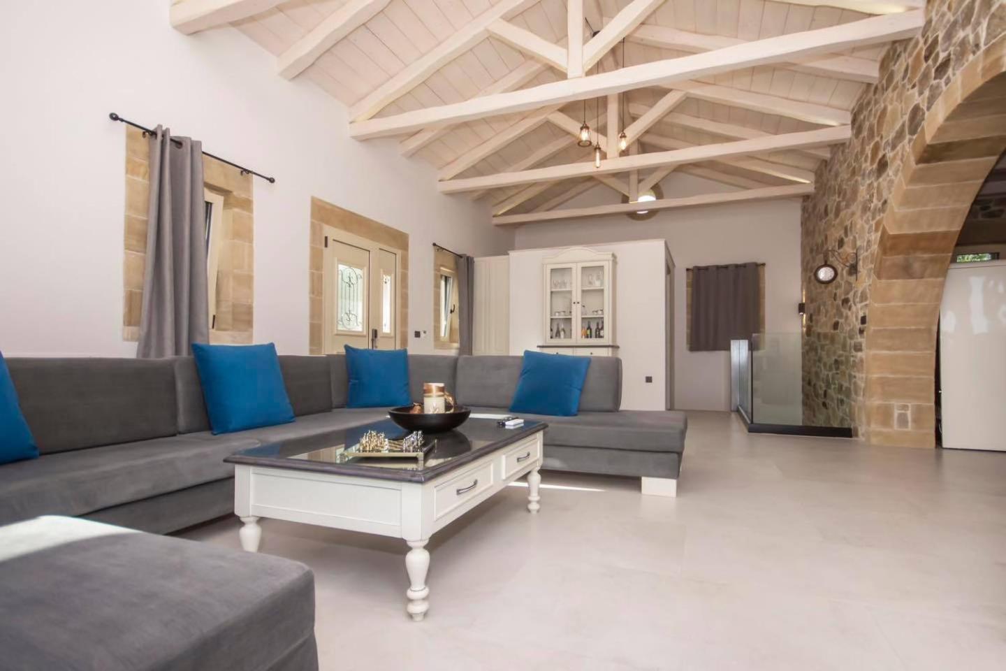 Villa Antonousa - Private Pool Oasis Kera  ภายนอก รูปภาพ